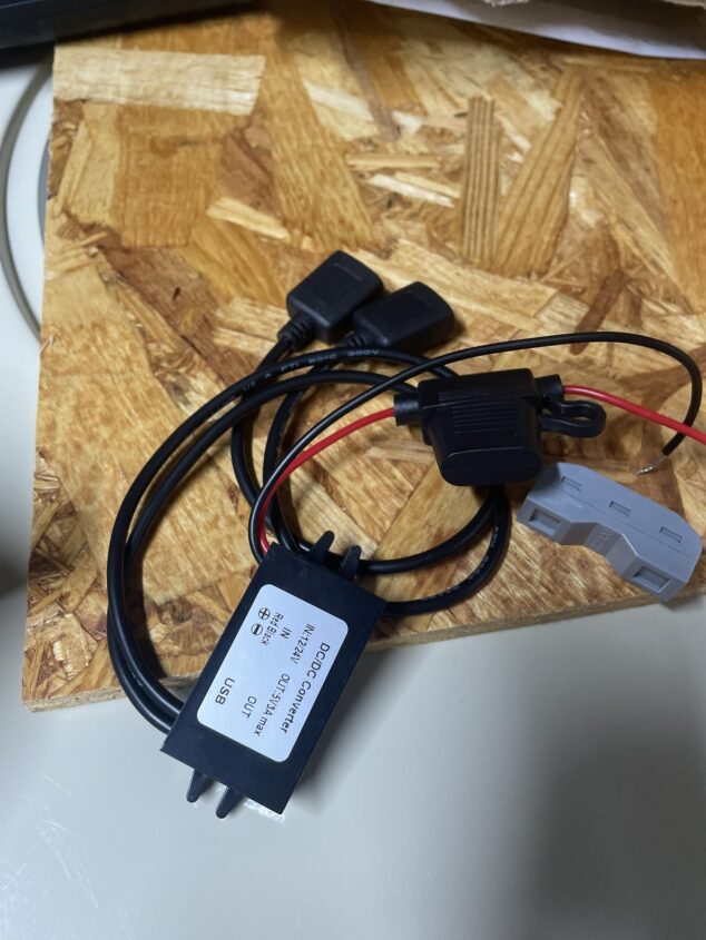 ドライブレコーダー&ナビモニター（carplay対応）電圧不具合改善